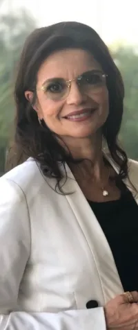Dra. Sthela Maria Murad Regadas