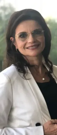 Dra. Sthela Maria Murad Regadas